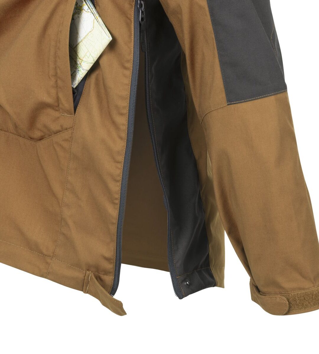 Helikon-Tex Woodsman Anorak matkajope pikad külgmised lukud, mis ulatuvad kaenlaalusteni ja võimaldavad ventilatsiooni.